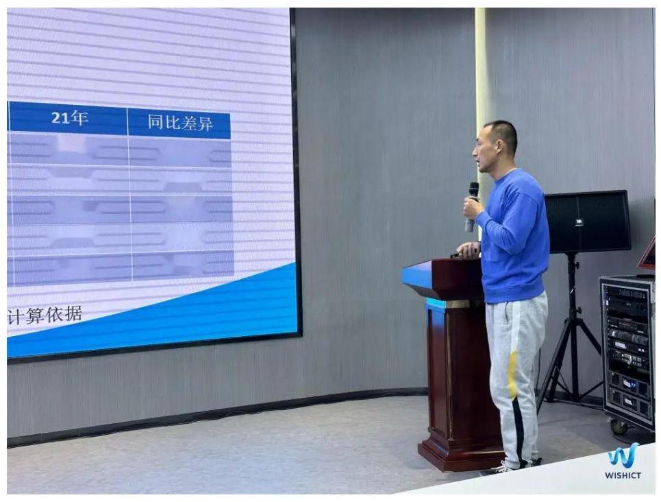 李明月.jpg